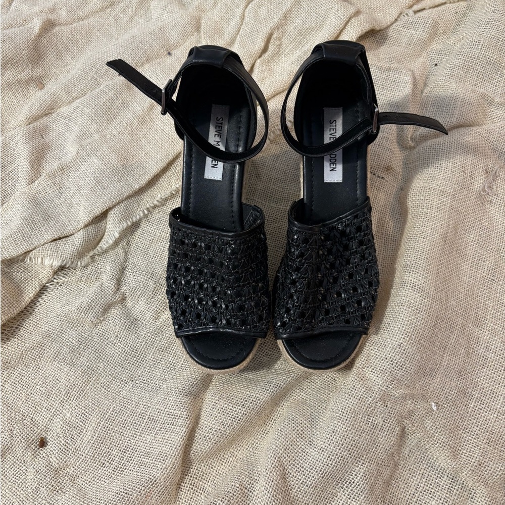Steve Madden Black Heeled Shoes with Intricate Design